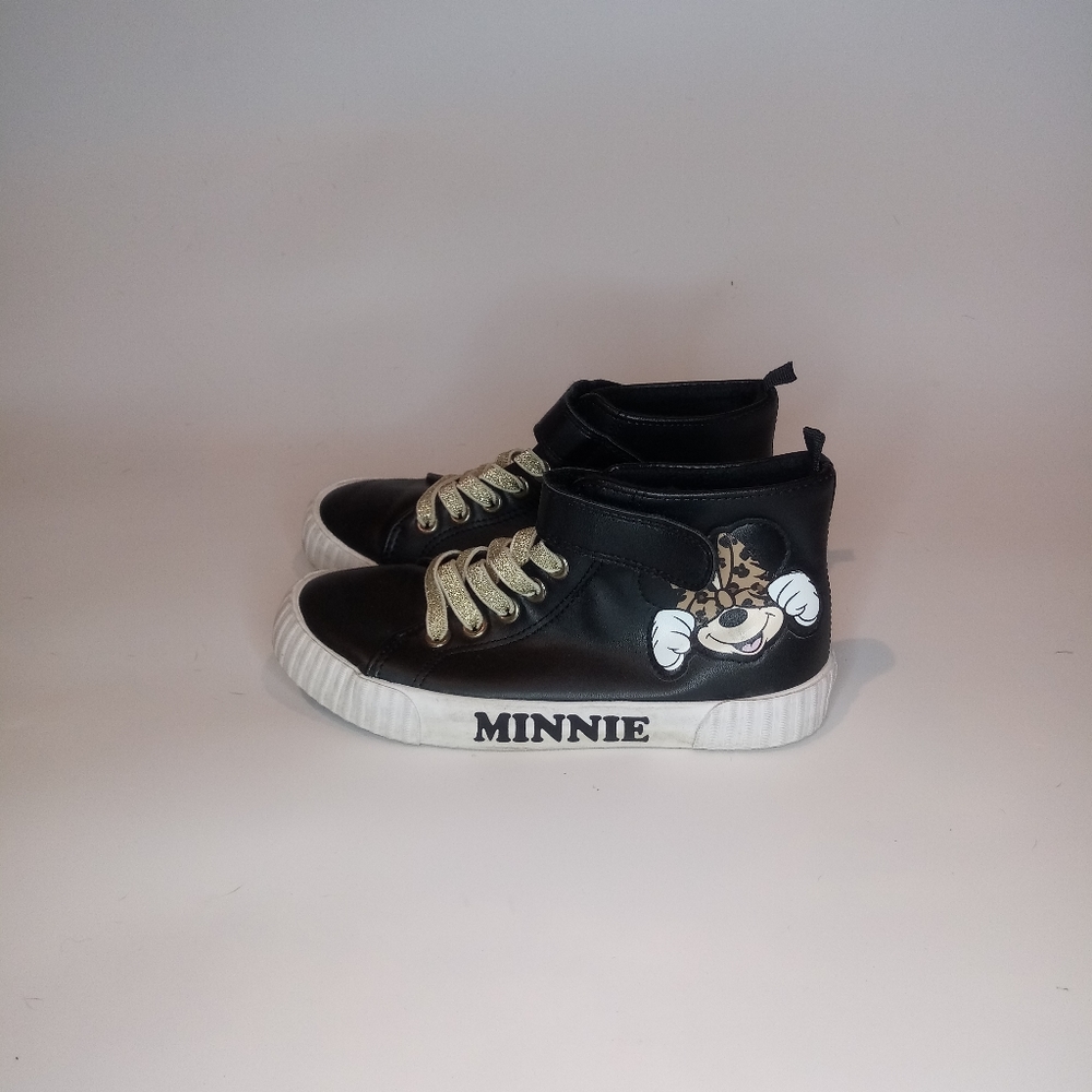 Disney minnie sneakers in girls size 13
